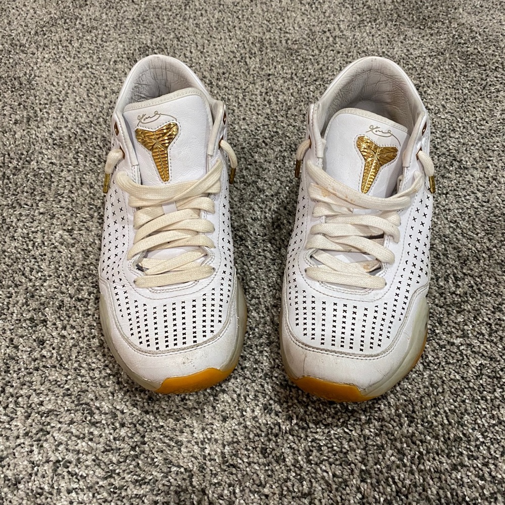 Nike Men’s Kobe Sneakers Size 10.5